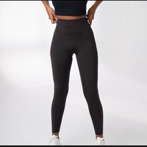 Balance Athletica Vitality tenacity Black Leggings
